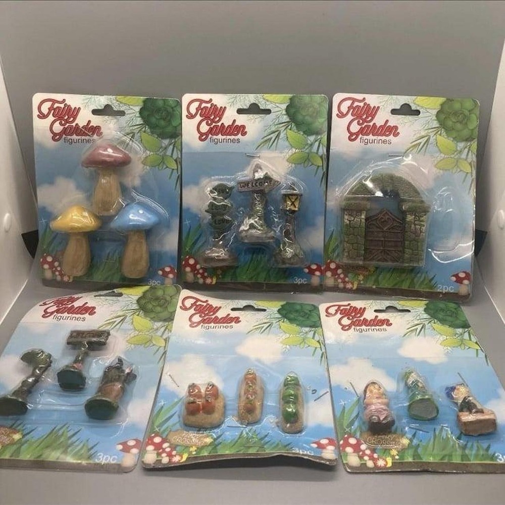 Lot of 16 Fairy Garden Miniatures Gnomes Mushrooms Welcome Sign Aquarium Decor